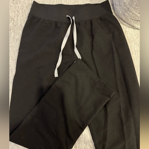 Figs women’s Black Joggers with Gray Drawstring - Picture 1 of 4